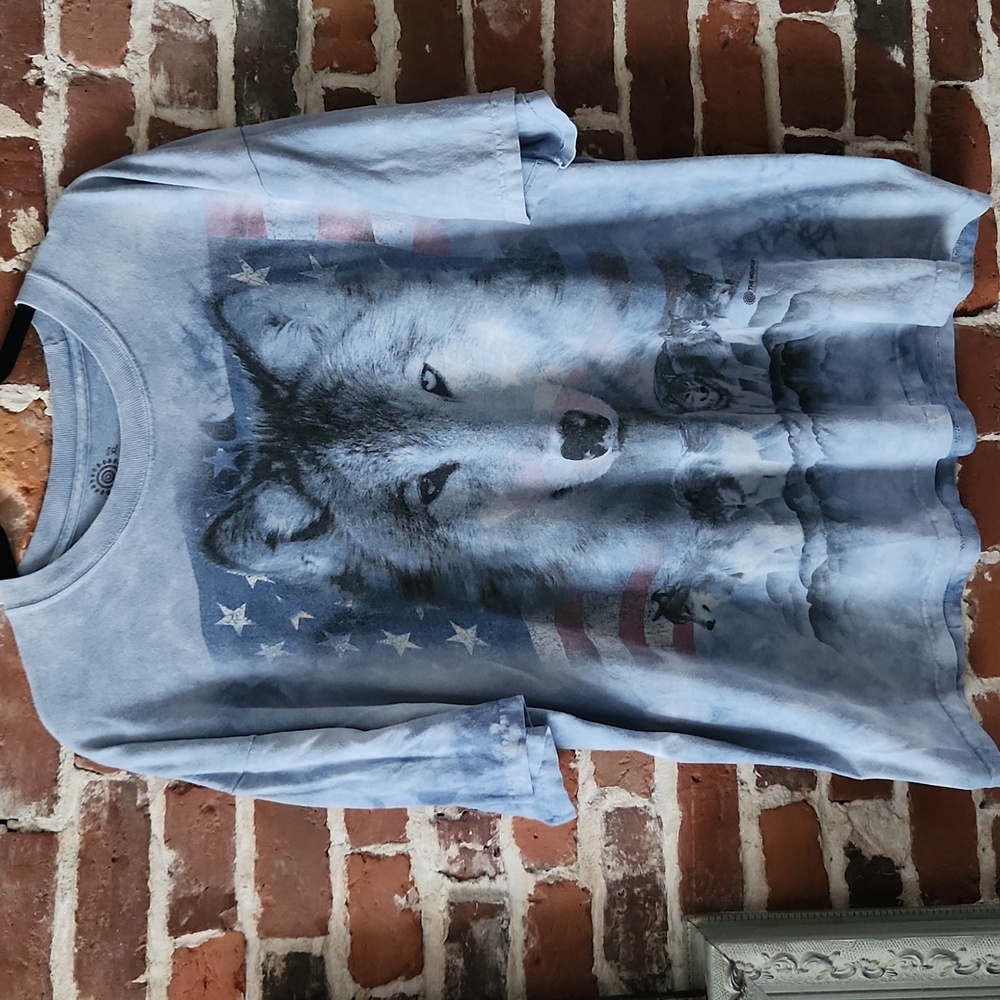 Wolf Americana Tee, by the Mountain